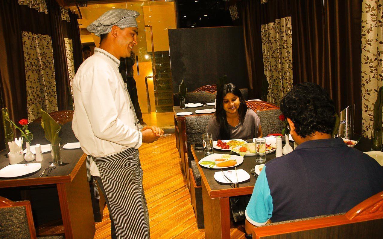 Hotel Rajashree Palace Siliguri Buitenkant foto