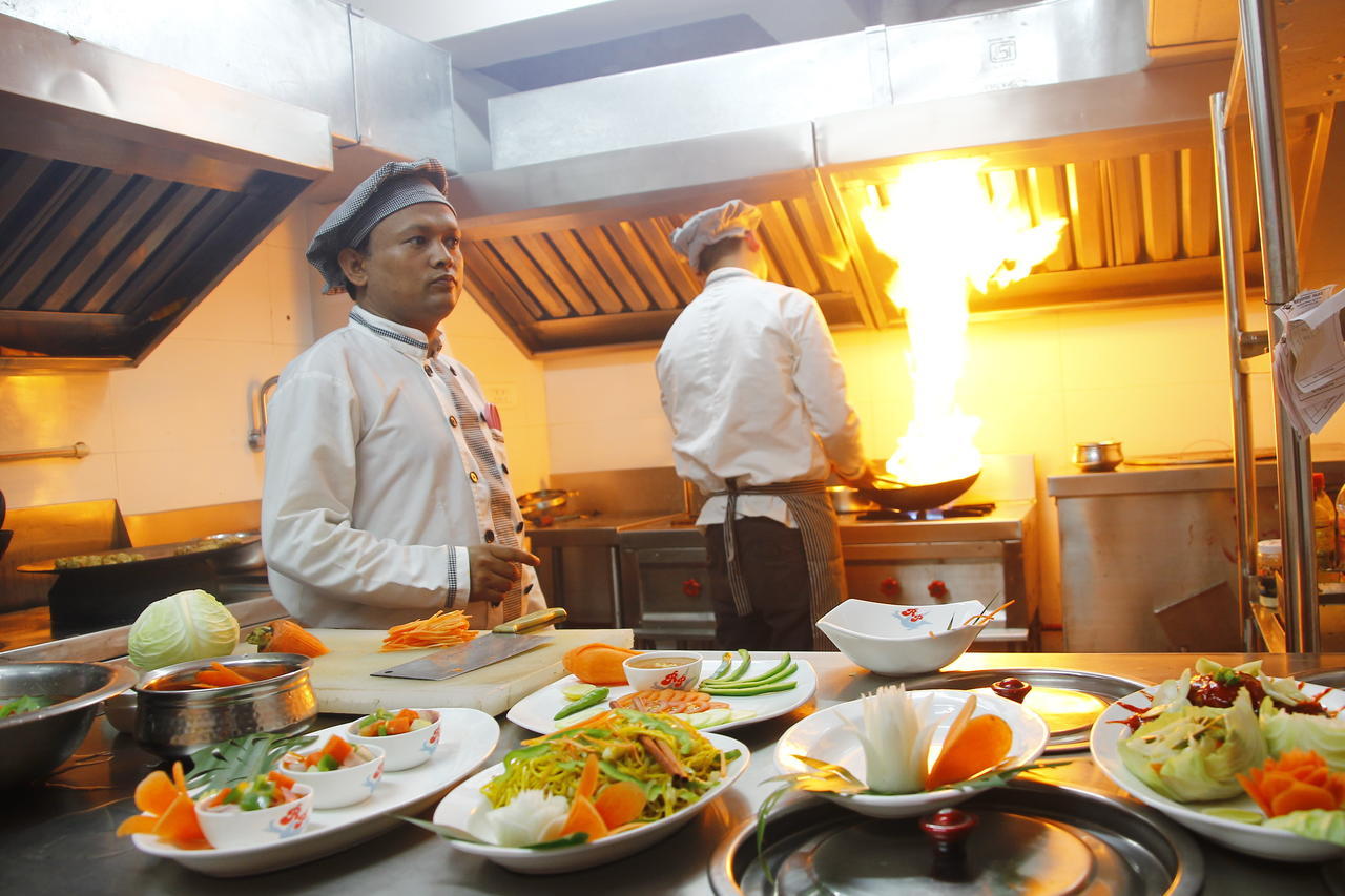 Hotel Rajashree Palace Siliguri Buitenkant foto
