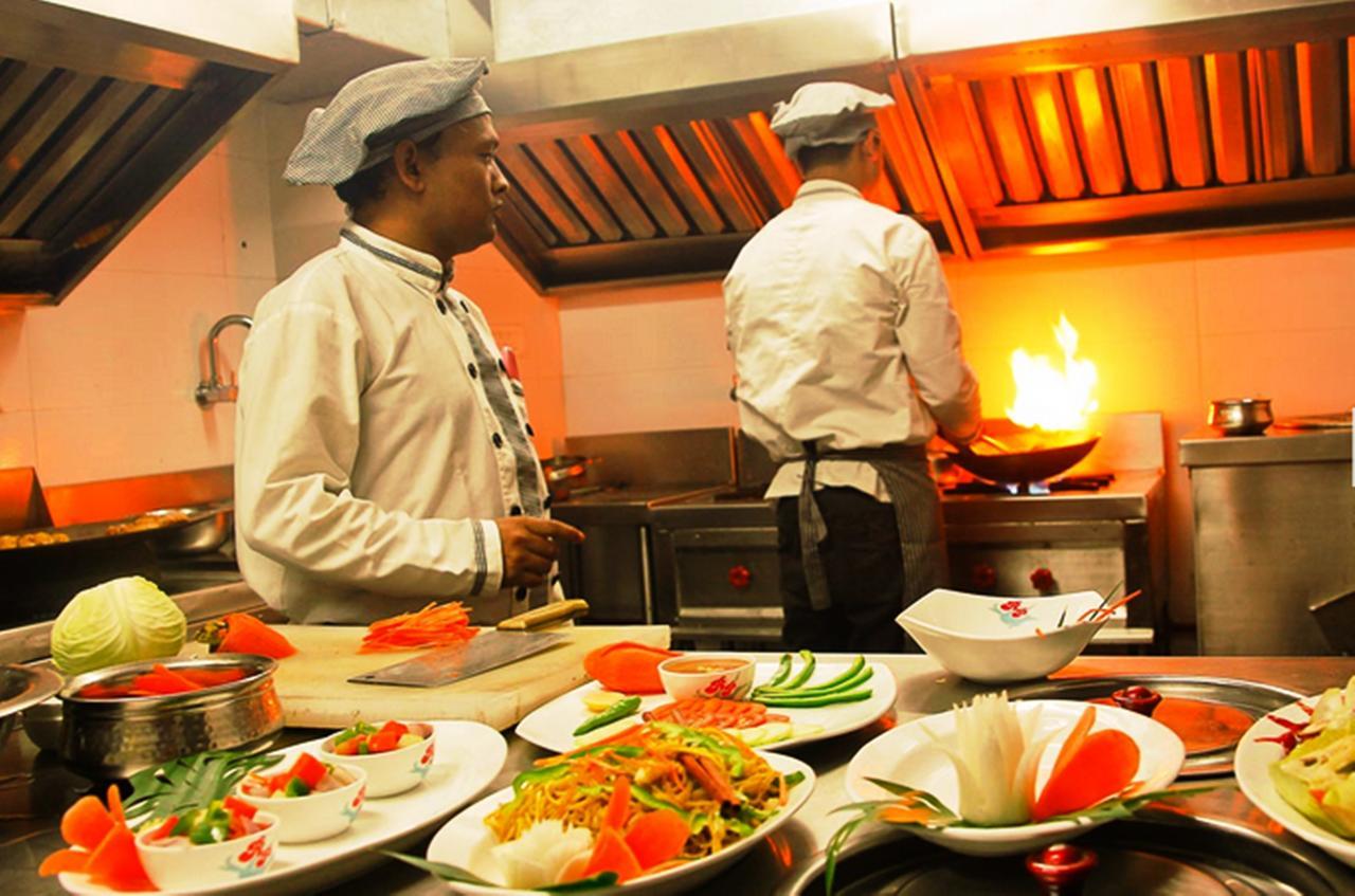 Hotel Rajashree Palace Siliguri Buitenkant foto